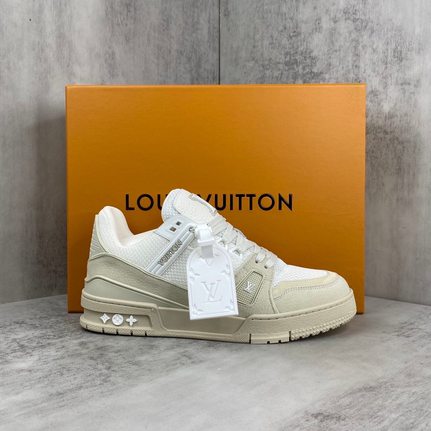 LOUISVUITTON ベージュ トレイナー スニーカー