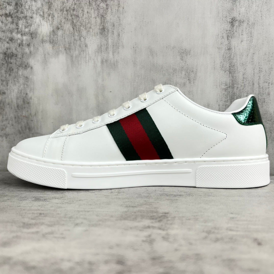 GUCCI ハチ付き レザースニーカー