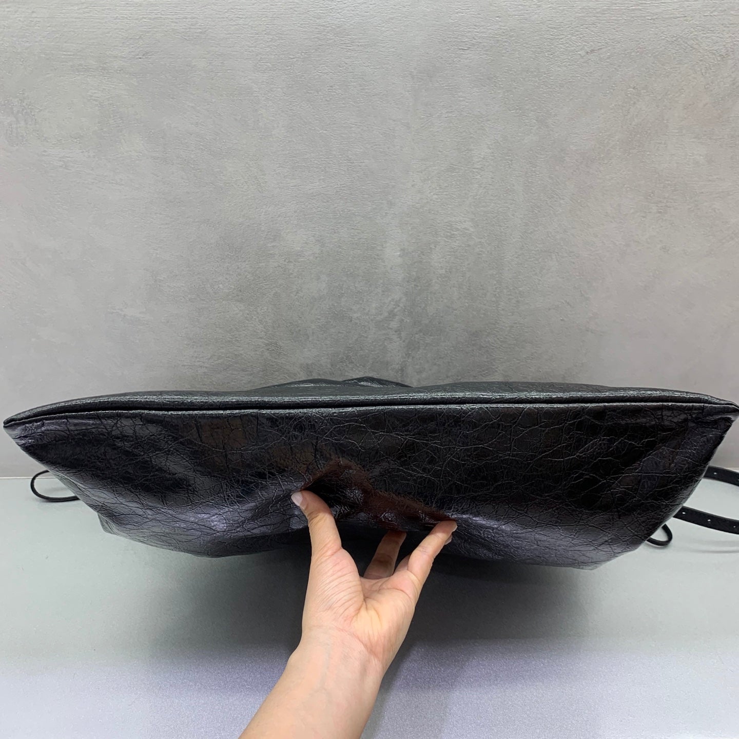 BALENCIAGA クロスボディ ダストバッグ ポーチ