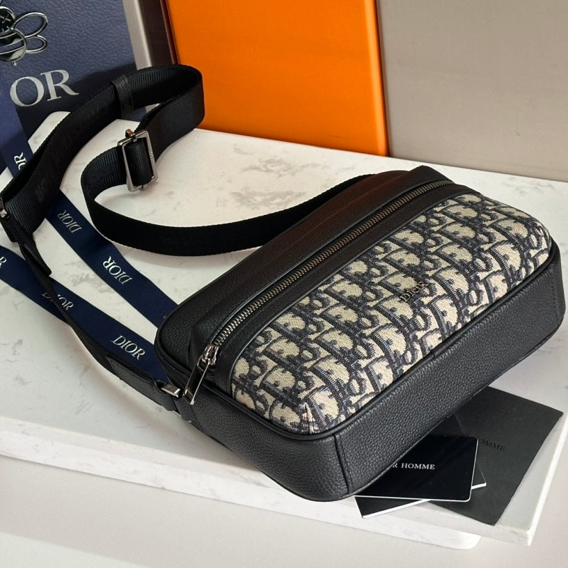 DIOR メッセンジャーバッグ