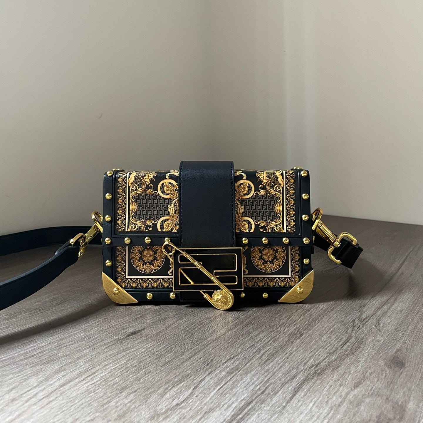 FENDI VERSACE コラボ レザーバッグ